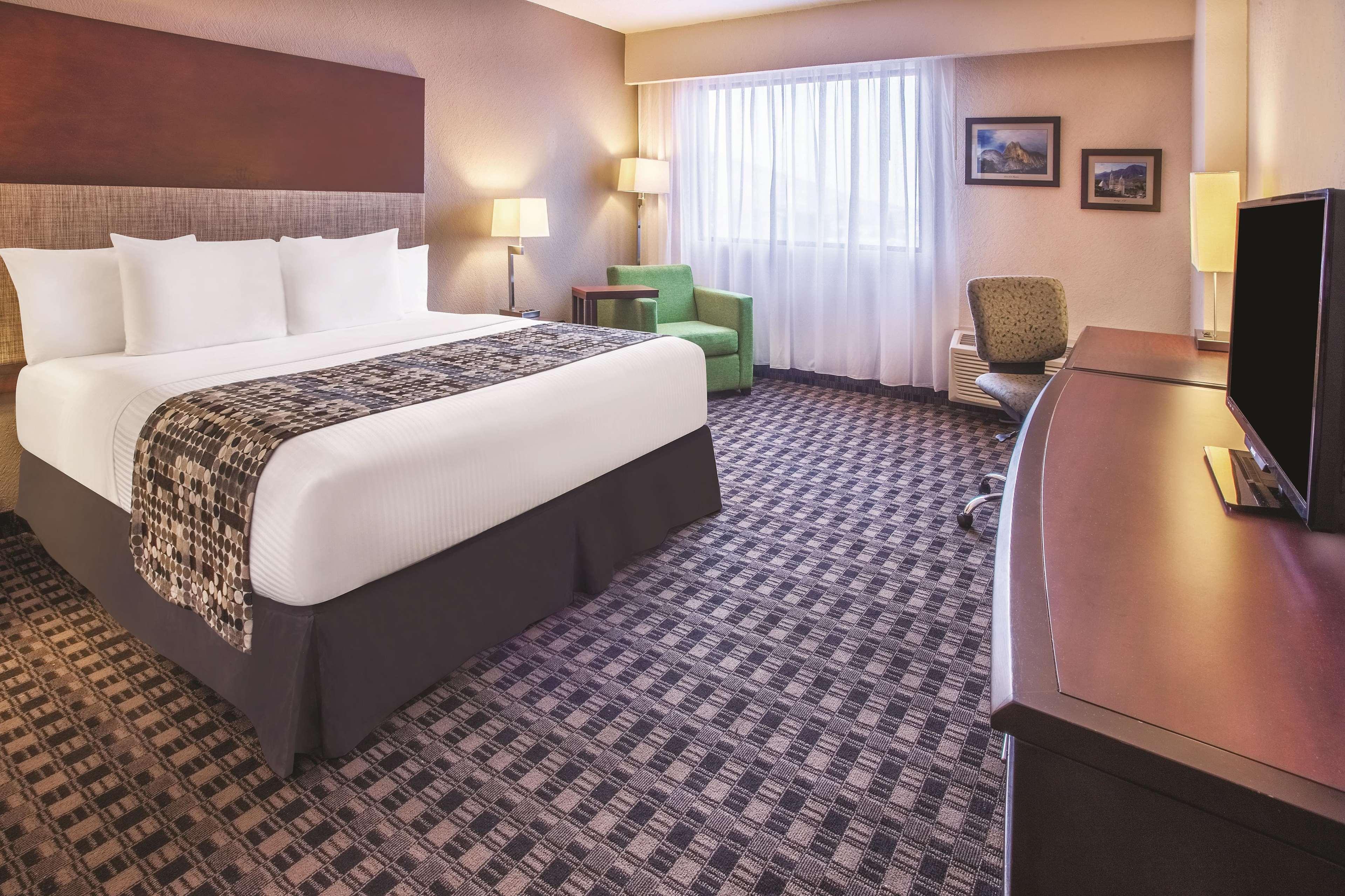 Chn Hotel Monterrey Norte, Trademark Collection By Wyndham Экстерьер фото