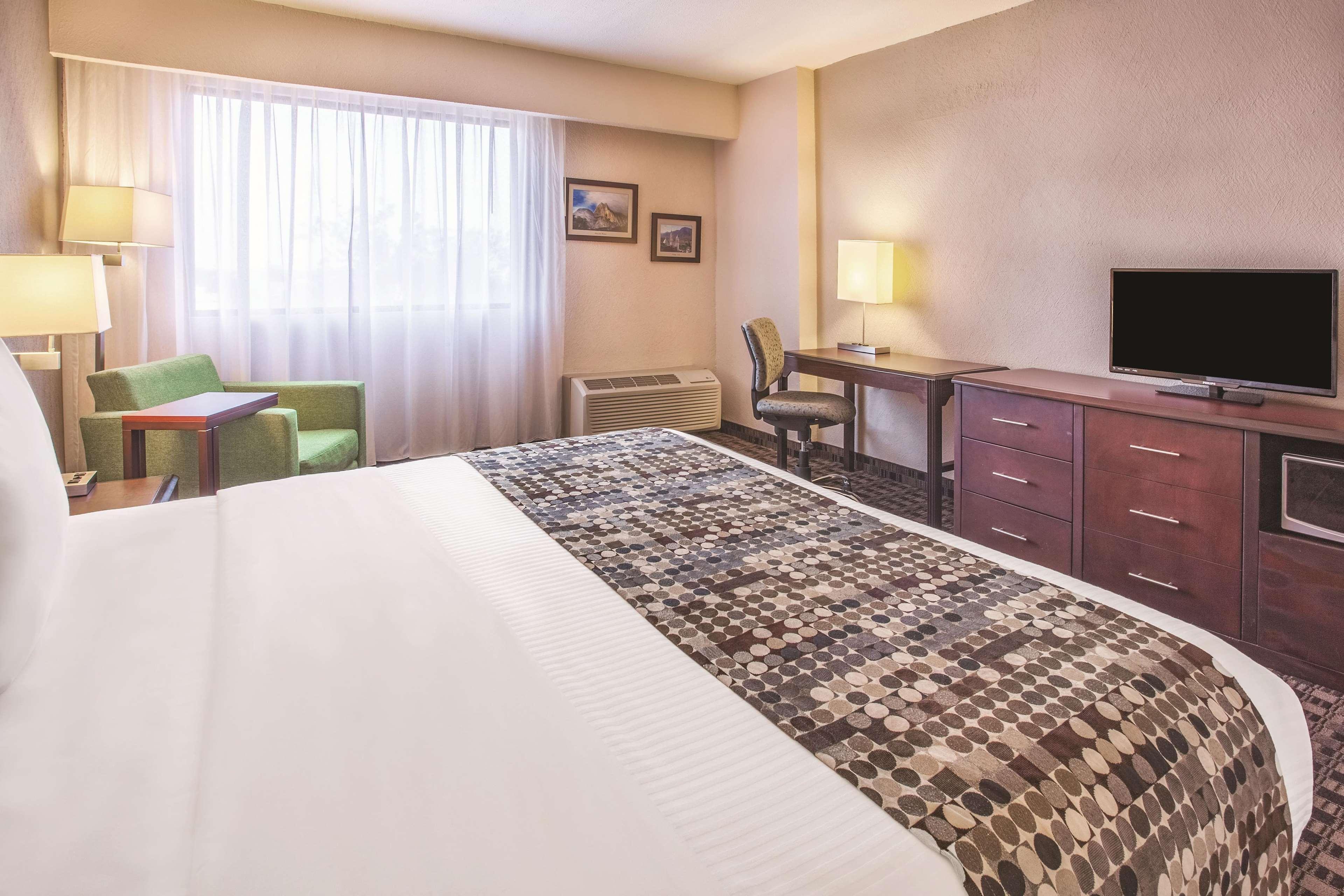 Chn Hotel Monterrey Norte, Trademark Collection By Wyndham Экстерьер фото