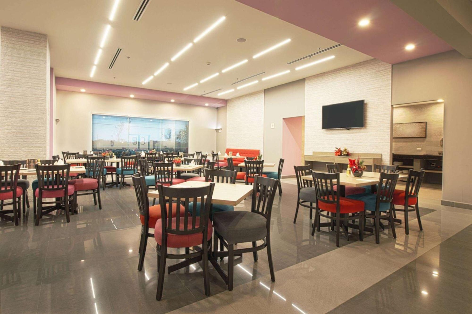 Chn Hotel Monterrey Norte, Trademark Collection By Wyndham Экстерьер фото