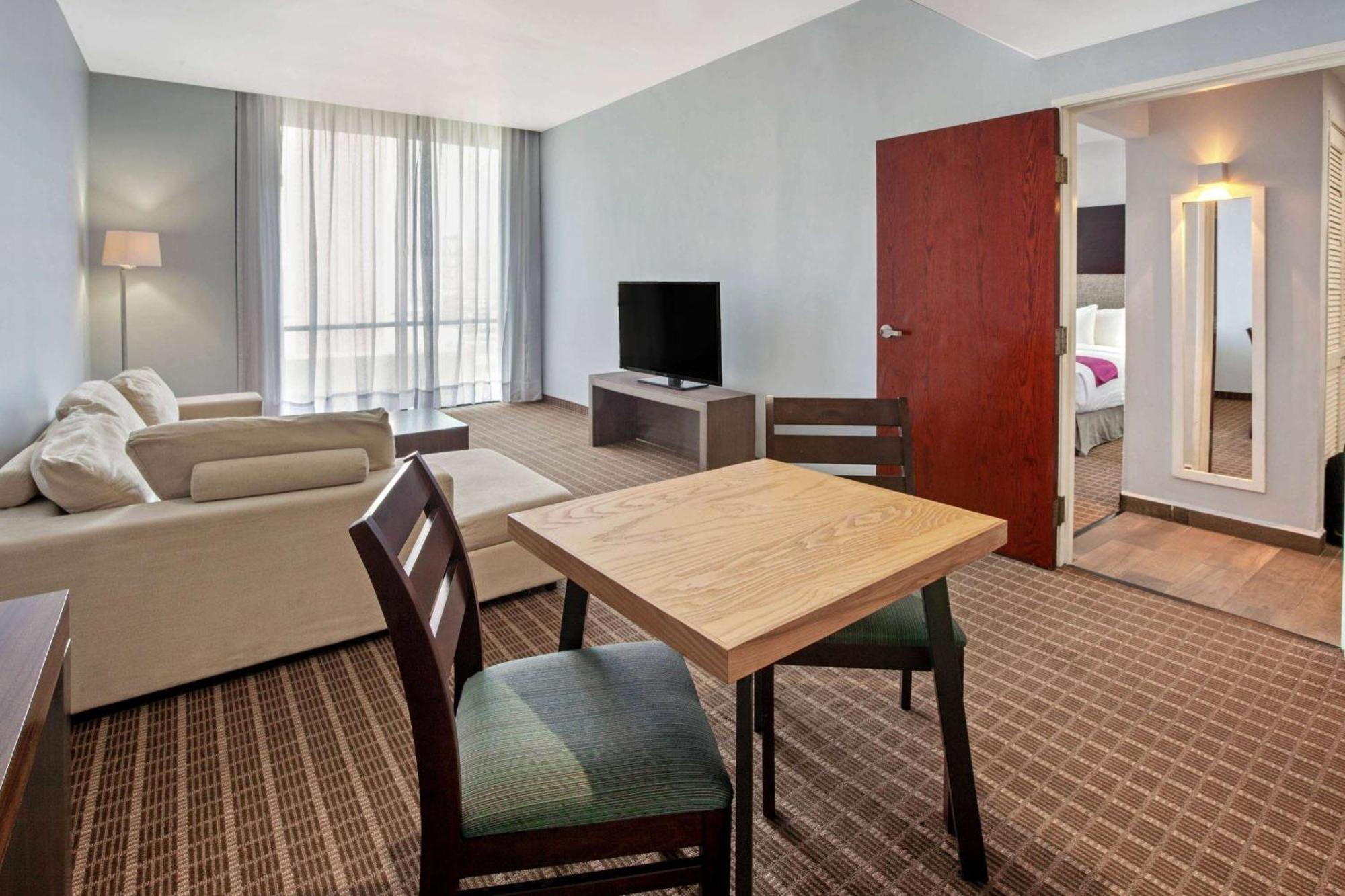 Chn Hotel Monterrey Norte, Trademark Collection By Wyndham Экстерьер фото